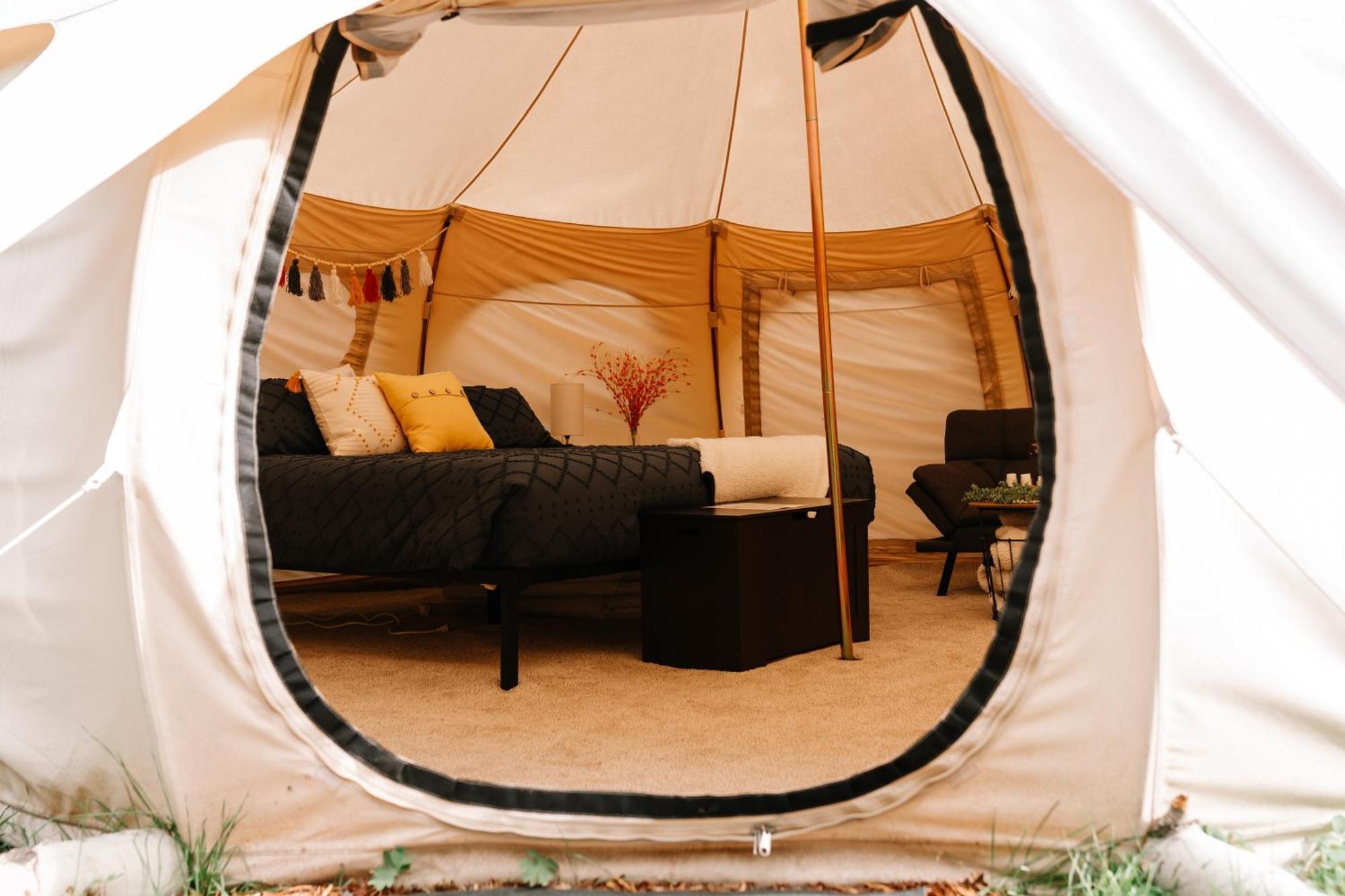 Starlight Retreat Yellowstone Campo de lujo *