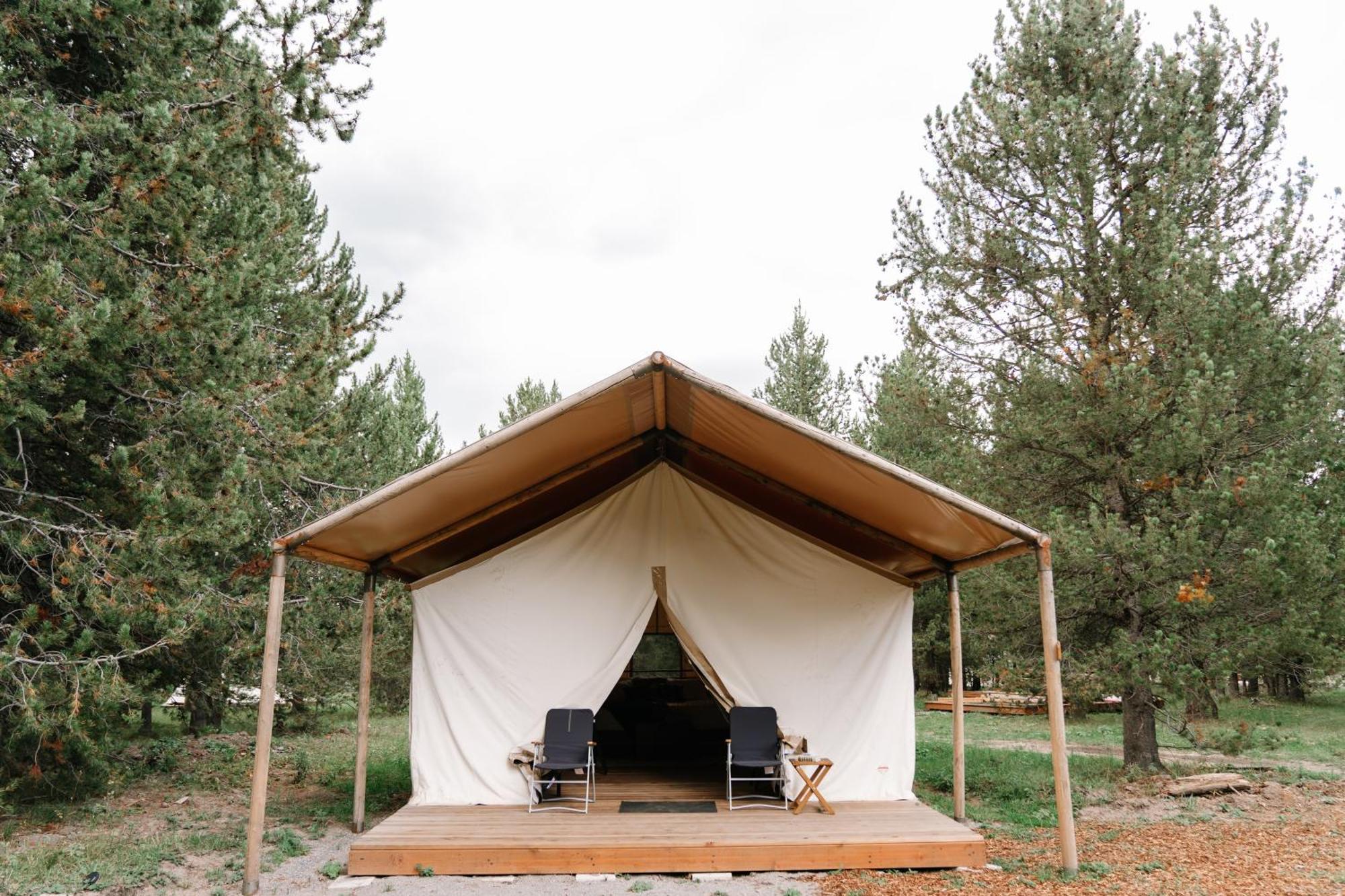 Campo de lujo Starlight Retreat Yellowstone Island Park